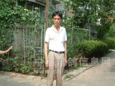 周心勇  平民鸽舍多次获大奖(图)