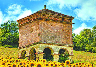 ������ʷ�Ļ��Ų������ӳǱ�(ͼ)