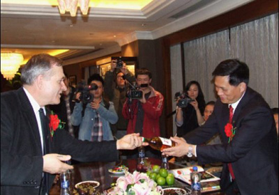 �����������쵼�Ӽ����ʸ�����Ա(ͼ)