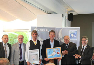 �������Ǿ�Ӣ���Ҳ���˹�ֵܶ��(ͼ)