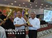 ����˫������Ѫս����������(ͼ)