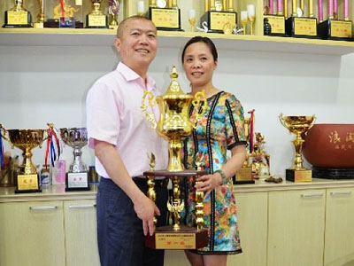 �Ϻ���̳��˧�����������ʯ����ר��(ͼ)