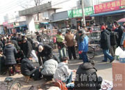 繁华的北京广安门鸽市(图)