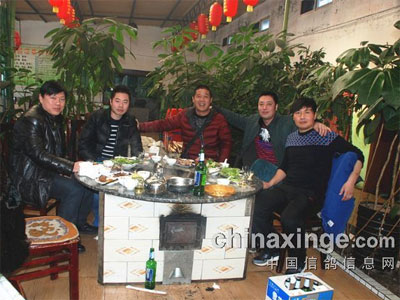 ��������ר�Ҹ���Ⱥ���ѵڶ��ξۻ�(ͼ)