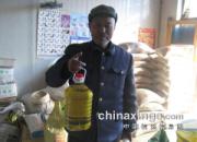 �Ϻ͸�᣺��60���Ա����һͰ(ͼ)