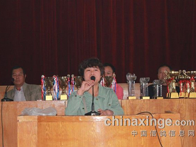 �й��᳤���£�80��Ů�����������