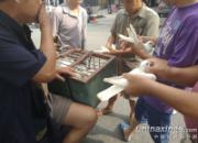 ���ݸ��м��ţ��׸�����׷��(ͼ)