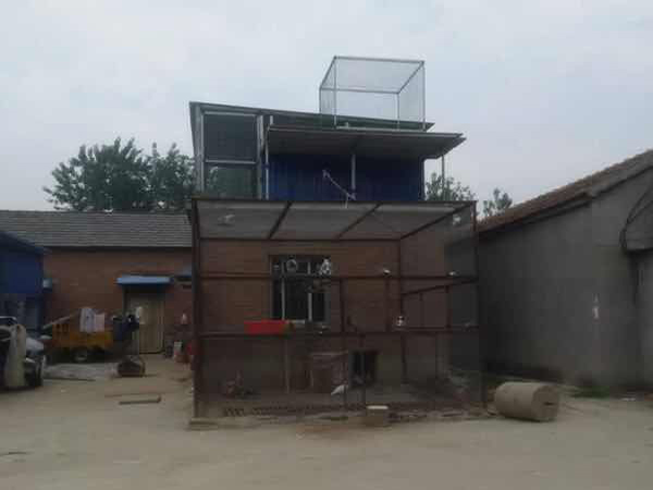 ����������