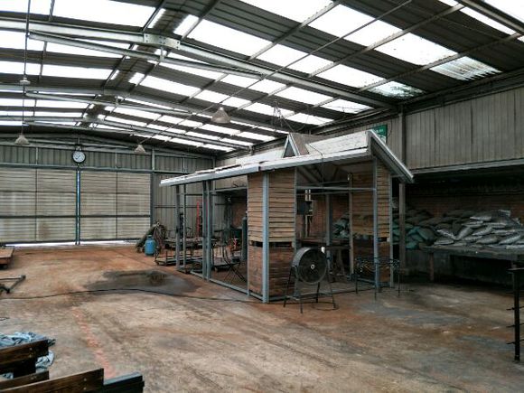 �����զ����