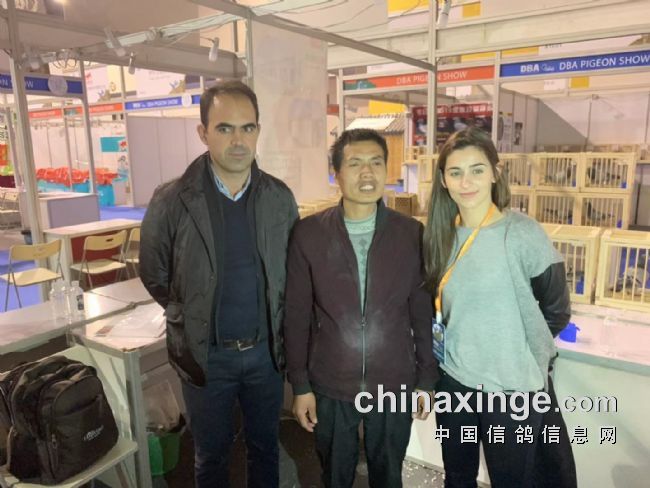 DBA西安鸽展隆重开幕 陕北汉子买鸽争分夺秒！