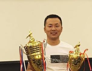 ��̳������£��ֶ�踣��ظ����ܹھ���ͼ��