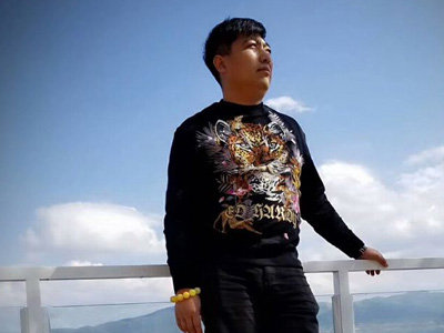 �߽����Ǹ���ϵ�б���������ɽ��������ӥ����ѩ��